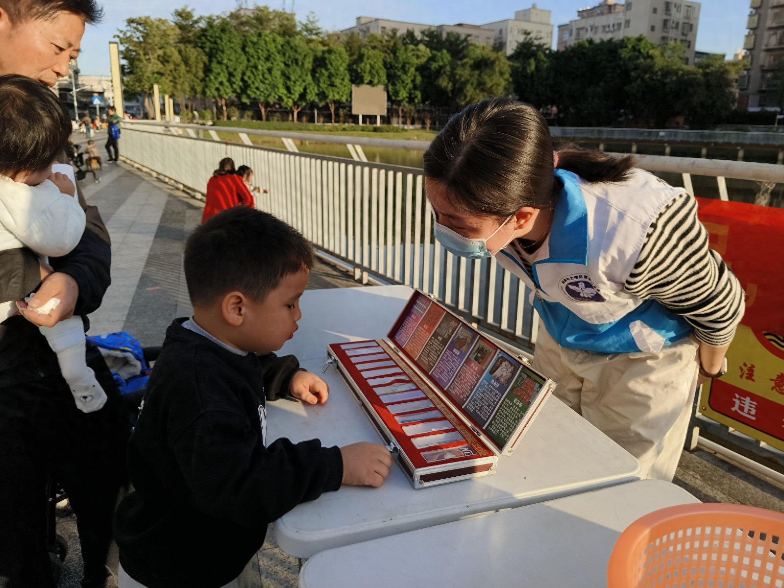 抵制毒品危害，共创无毒家园：马田街道禁毒宣传活动火热进行中
