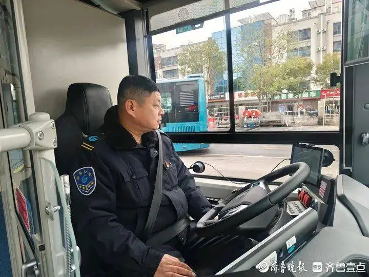 济南市民注意！12月12日，首辆智能网联公交车开始载客示范运行，自动驾驶时代来临  第2张