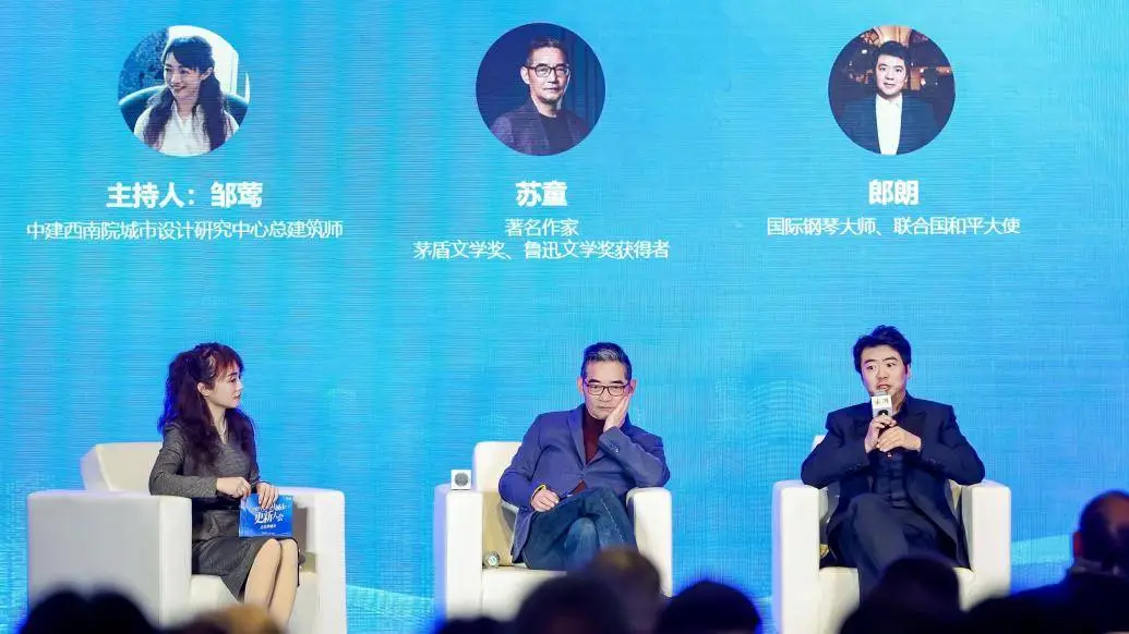 揭秘城市双面：看得见的繁华背后，隐藏着怎样的文化密码？