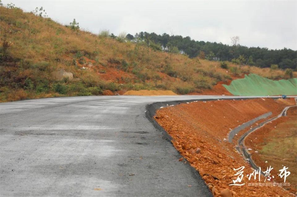 道县县长刘华中实地调研上坦公路，58公里项目关系15万群众出行  第2张