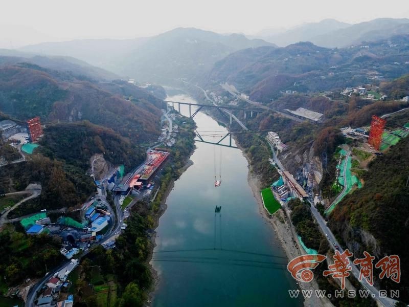 西渝高铁安康汉江大桥成功完成荷载试验，290米主拱跨度创全国纪录  第3张