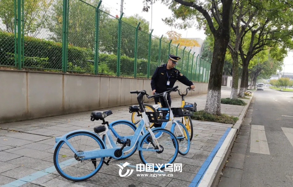 义乌北苑街道全面整治校园周边环境，30余起流动摊点被劝离，6起立案查处  第2张