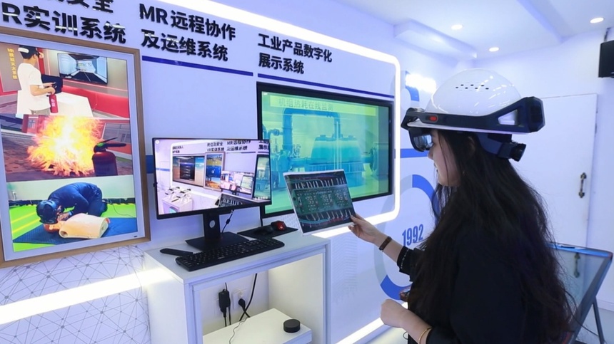 揭秘VR技术的多领域应用：从游戏到农业，虚拟现实如何改变我们的生活  第2张