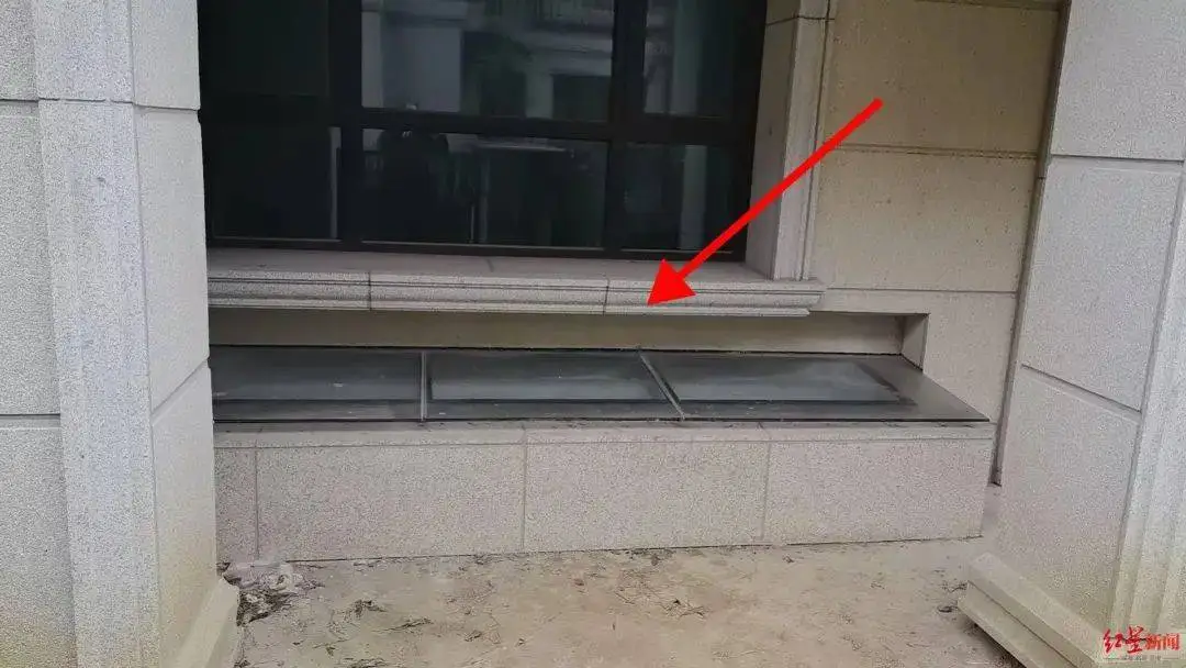 男子擅自闯入装修别墅摔伤，索赔16万，房主：未经允许，责任自负  第2张