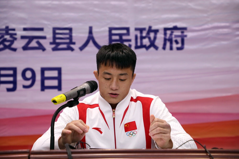 奥运亚军曹利国回乡励志演讲：1500名学生如何从他的奥运历程中汲取力量？  第2张