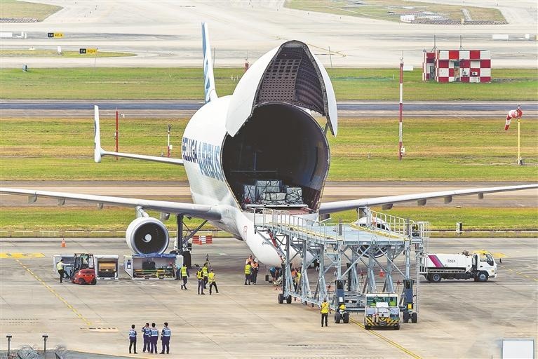 揭秘全球仅5架的巨无霸：空客大白鲸运输机如何颠覆货运认知？  第2张