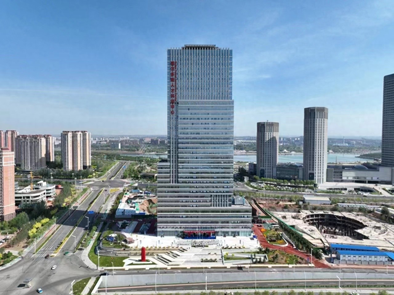 揭秘鄂尔多斯人才科创中心：Z世代青年团亲身体验，人才政策计算器如何精准匹配福利？  第1张