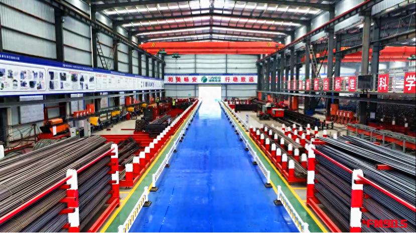 揭秘：高速公路建设的秘密武器，智能化生产线如何颠覆传统模式？
