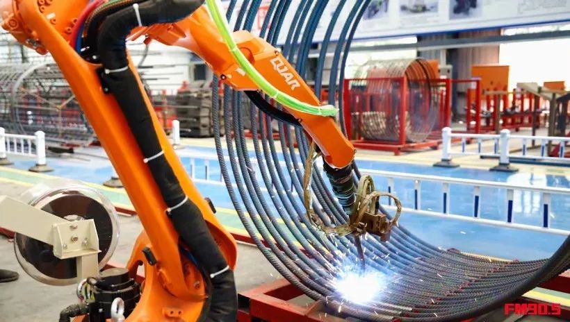 揭秘：高速公路建设的秘密武器，智能化生产线如何颠覆传统模式？  第3张