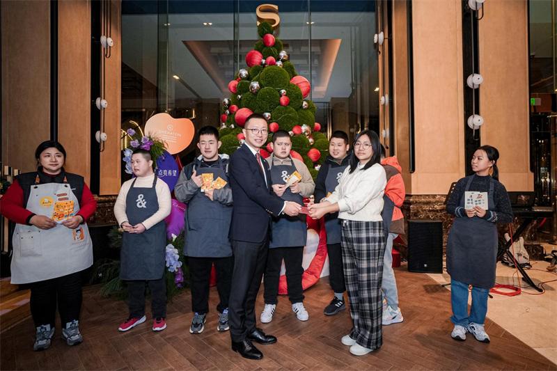 点亮希望，甜蜜绽放：南京金丝利喜来登酒店慈善亮灯仪式温暖冬日  第7张