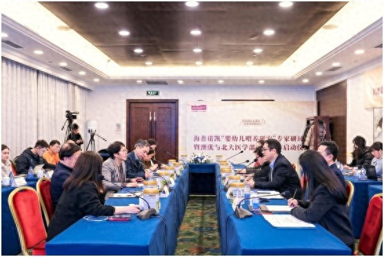 澳优携手北大医学部，开启婴幼儿喂养研究新纪元，科学化喂养引领行业创新  第1张