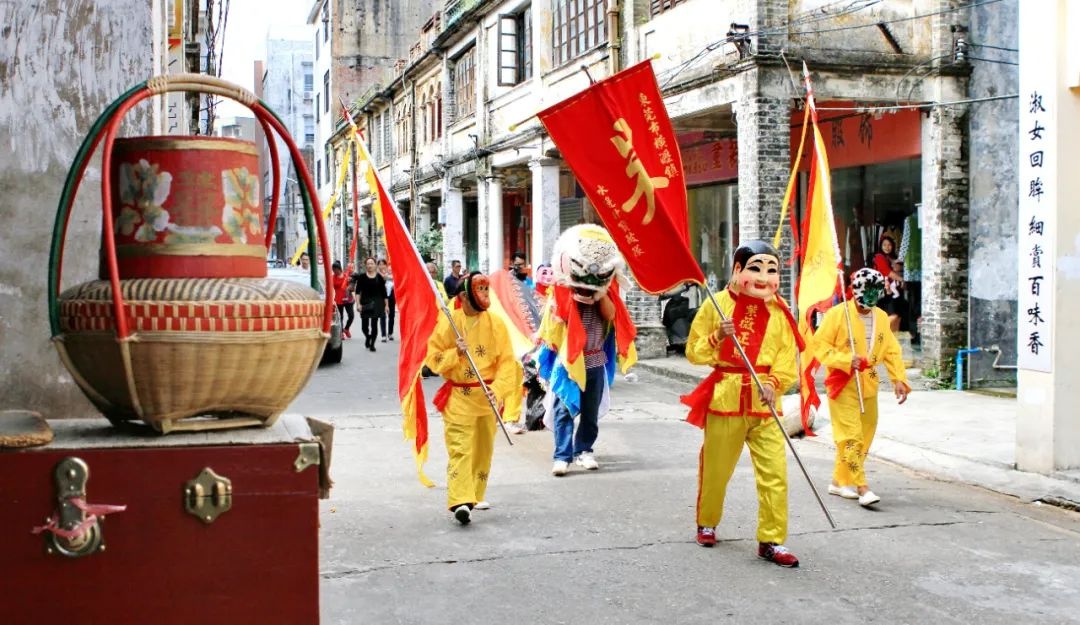 东莞记忆重现！新埠正街古骑楼群，带你穿越时光，感受岭南风情  第2张