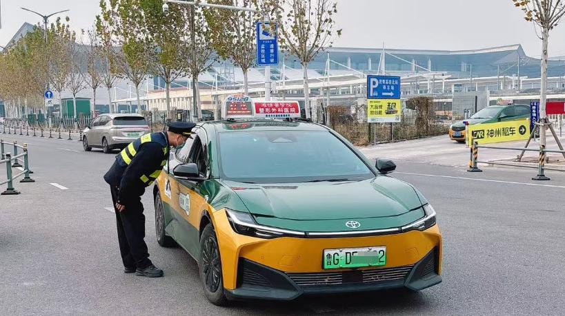 高铁潍坊北站大整治：黑车、乱停揽客现象将成历史，旅客出行更安全  第2张