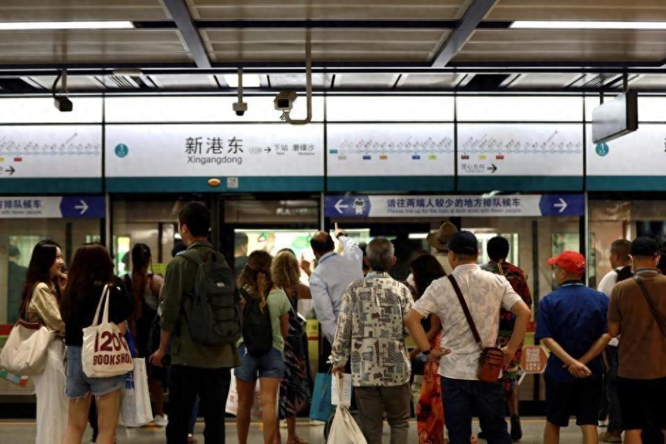 136 届广交会期间，广州地铁重点线路启用专用时刻表，全力保障出行  第1张