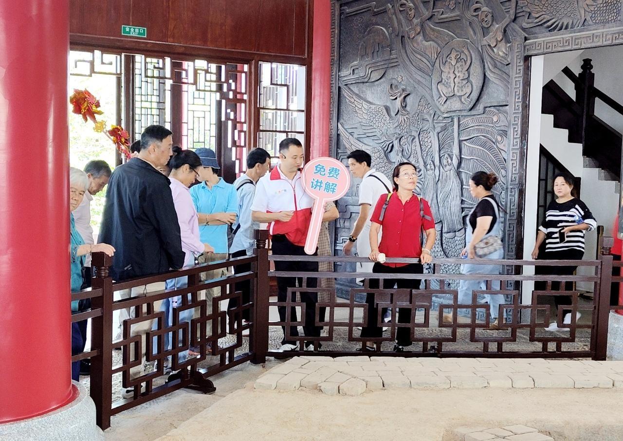 重阳节，万人齐聚韶关莲花山，韶阳楼免费讲解服务等你来  第5张