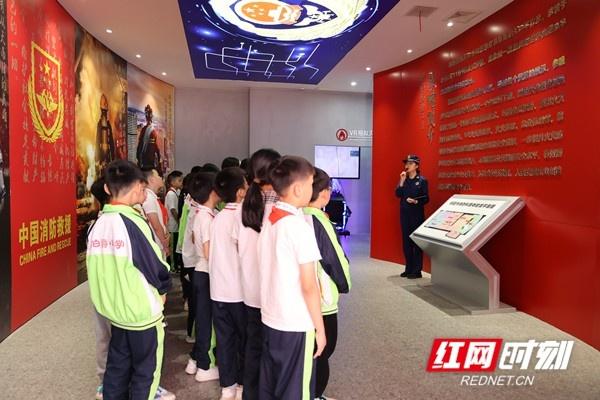 祁阳市消防科普体验馆开放，快来体验 119 模拟报警、VR 火灾逃生等项目  第4张