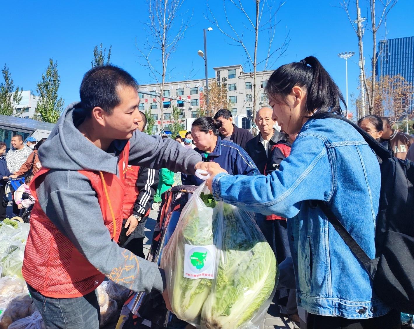 50 户特殊困难儿童家庭喜收爱心秋菜，感动落泪  第4张