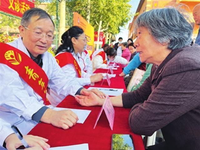 重阳节：社区活动精彩纷呈，为老年人送健康、送祝福、送欢乐  第1张