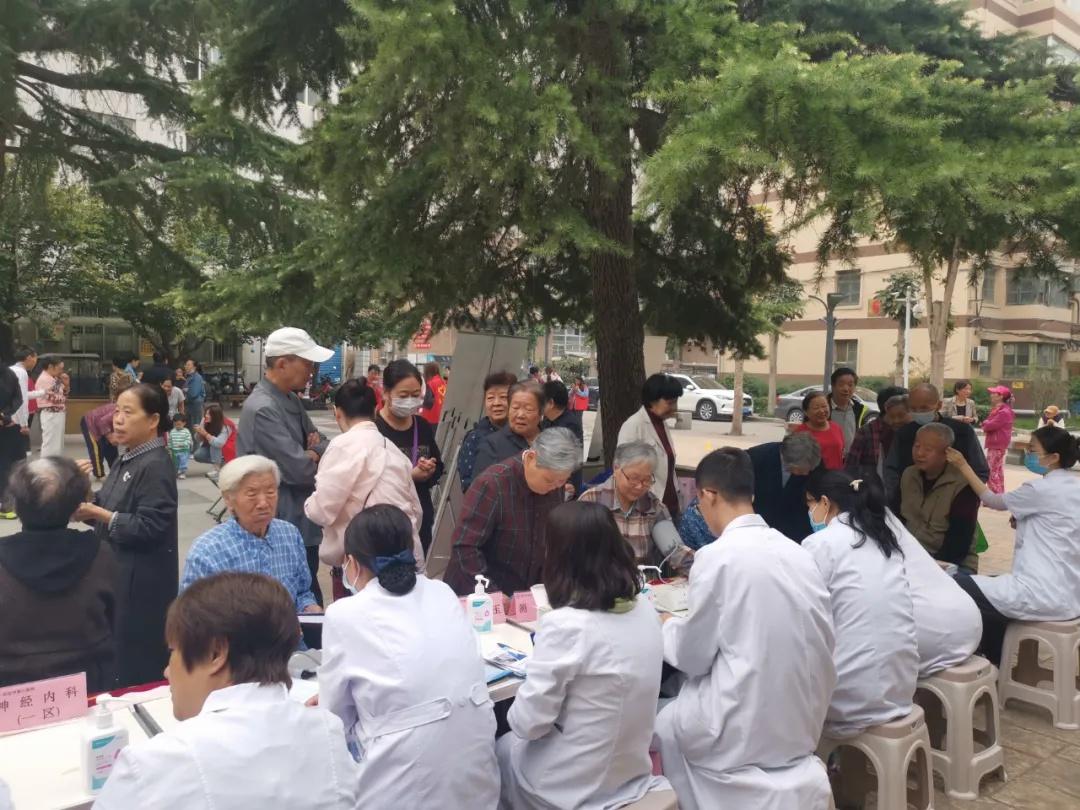 重阳节，西安市第九医院大型义诊活动走进经九南路社区  第2张