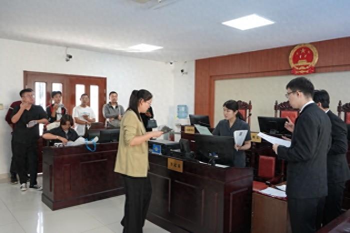 56 名车主近一年无法挂牌上路，历下区法院出手了  第1张