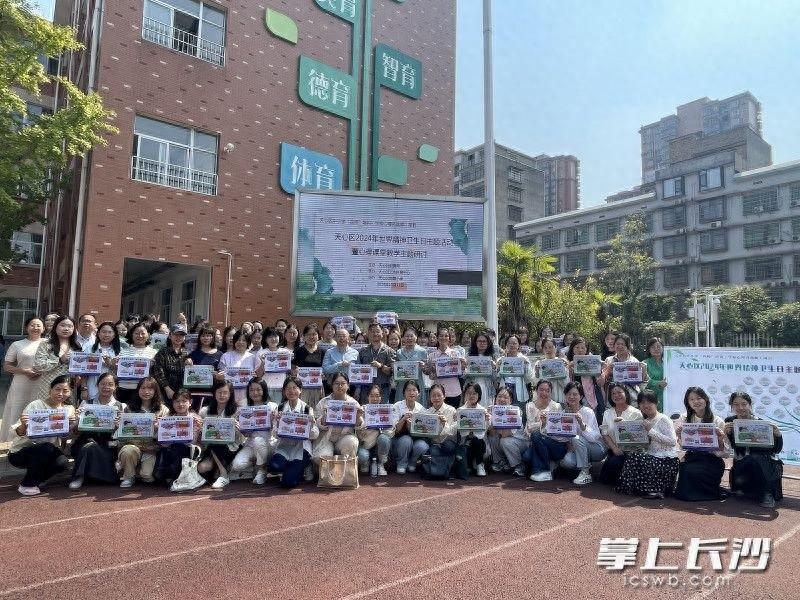 太萌了！天心区孩子们的治愈系漫画被做成文创产品，萌化人心