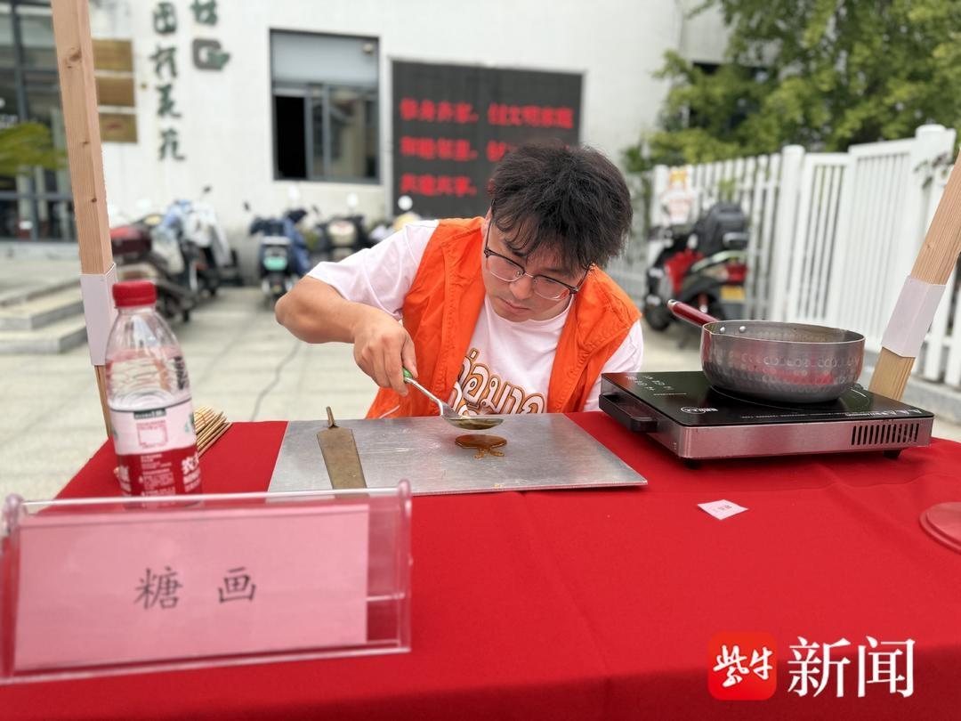 快来体验！非遗摊位亮相苏州便民集市，老人们纷纷点赞  第2张