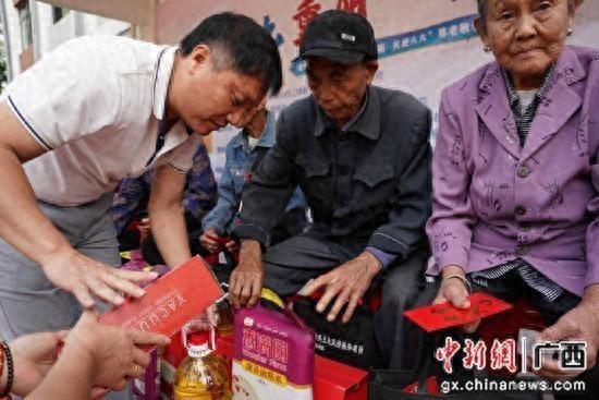 广西全州县大西江镇：8 年坚持公益活动，为高龄老人送上温暖与祝福