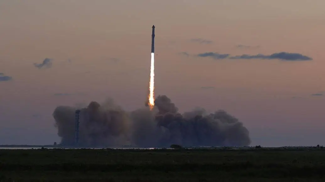 美国星舰第五次试飞成功！筷子夹住火箭技术震撼全球  第1张