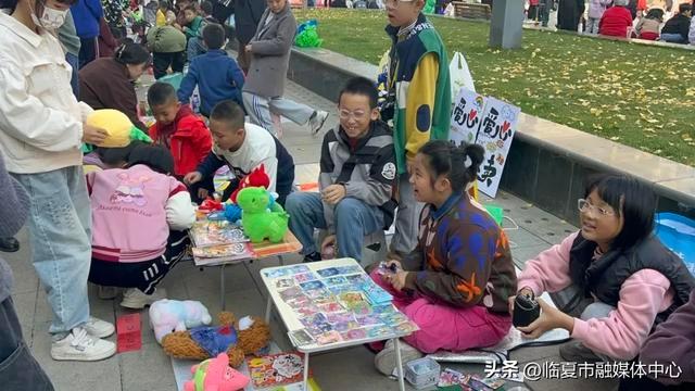 临夏州妇联携手海伦倍优举办筑梦公益爱心义卖活动，现场宛如欢乐海洋  第6张