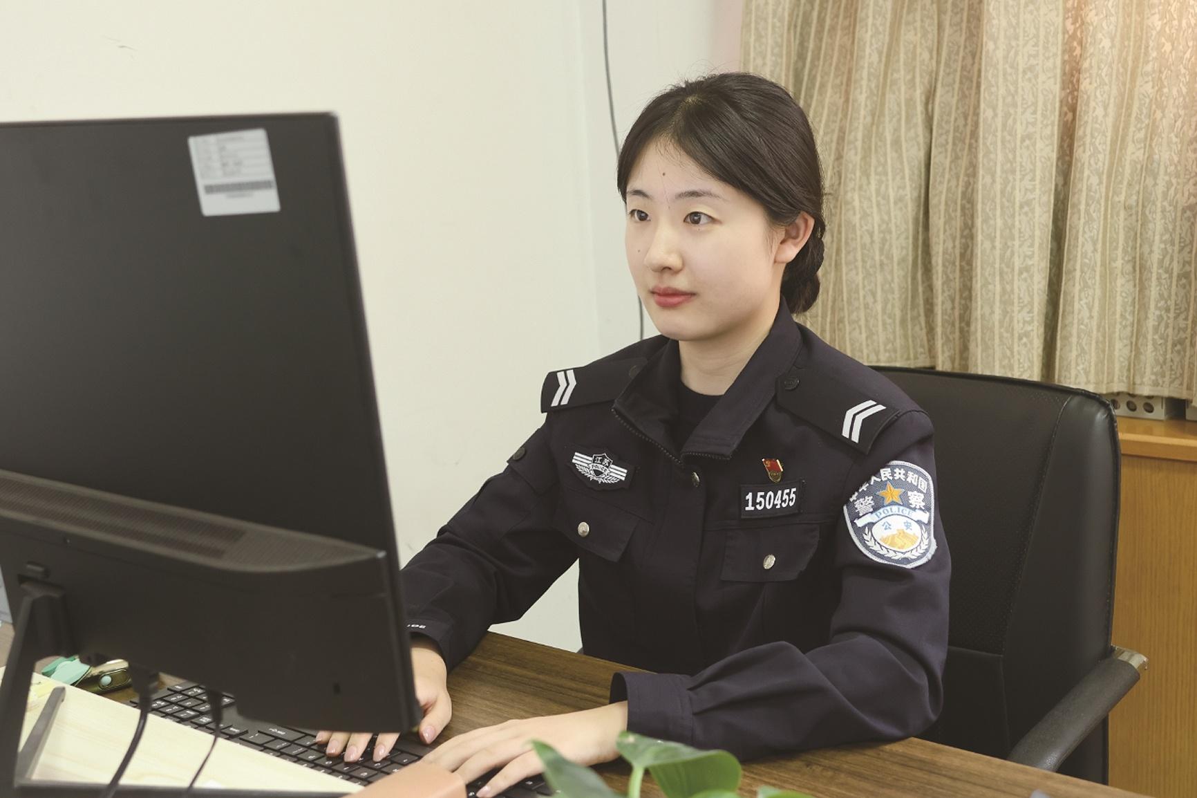 00 后内勤民警蒋润怡：妙笔生花的警营故事记录者  第2张
