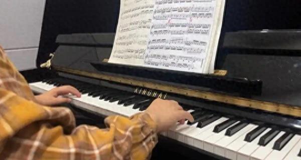 哥伦比亚大学的钢琴考级之旅：两个月，没有老师，四支曲子，女儿能行吗？
