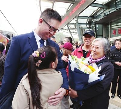 56 名天津医务人员启程援非，他们将如何讲好中国故事？  第1张