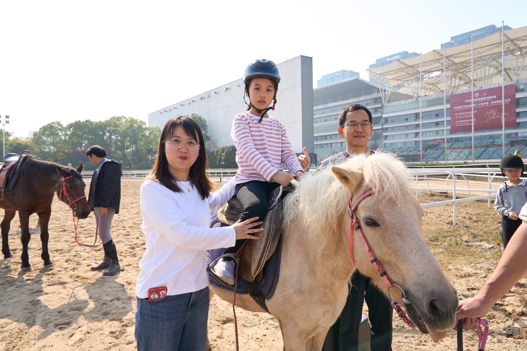 中邮保险湖北分公司携手邮储银行武汉市分行，举办第八届客户服务季活动，你参加了吗？  第4张