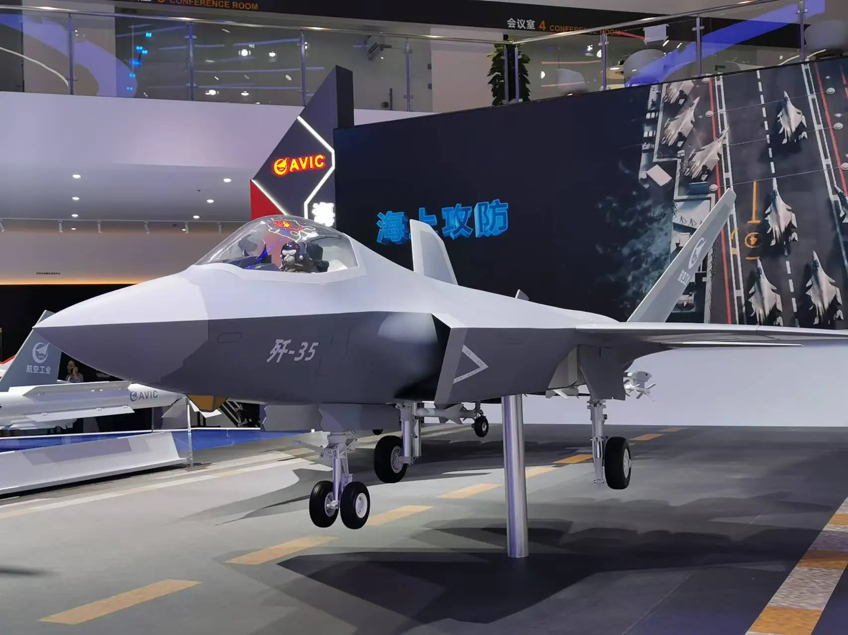 歼-35 舰载型战斗机首次公开，性能究竟如何？  第1张