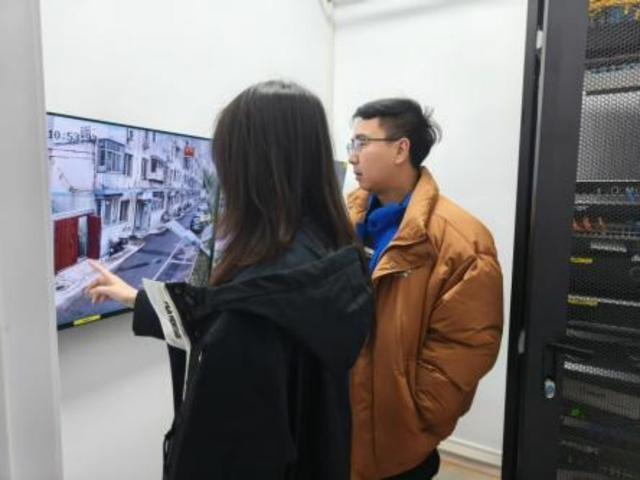 快递员遗失快递，物业拒绝调监控，社区工作人员如何化解矛盾？  第2张