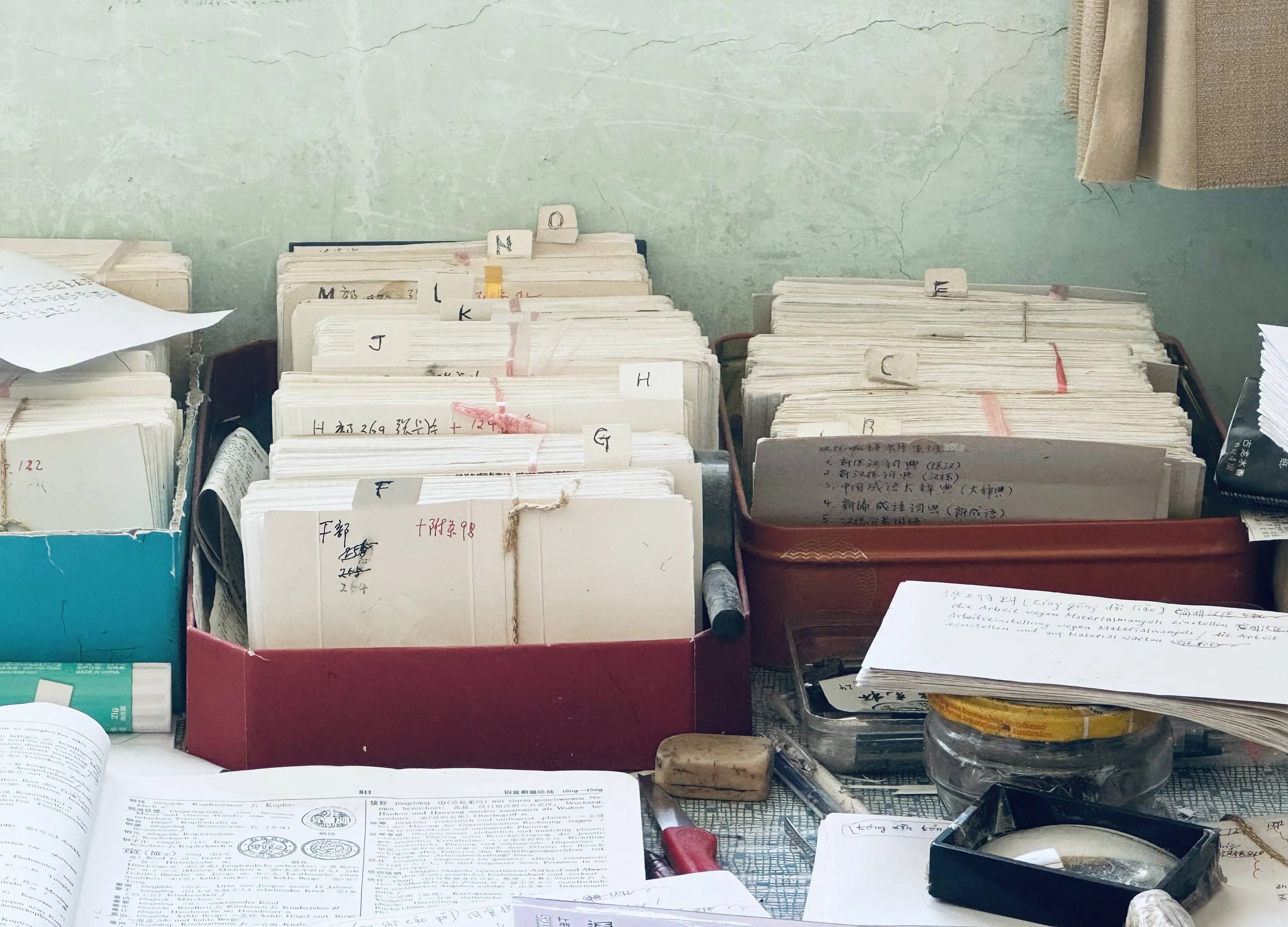 93 岁教授耗时多年，从唐诗宋词元曲中挑选 300 篇译成德语，新书出版  第2张