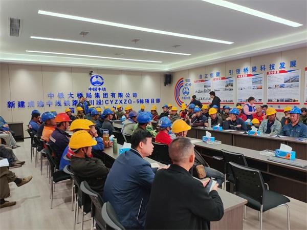 建设美丽河湖，你我共行动！简阳市石钟镇深入企业宣传河长制  第2张