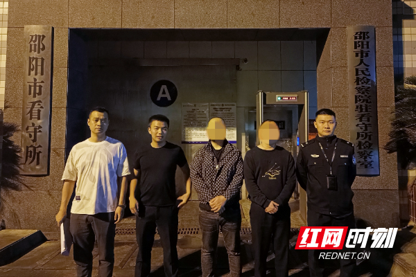不随礼金还白吃白喝，竟还盗走 4 瓶白酒，这两人咋想的？  第3张