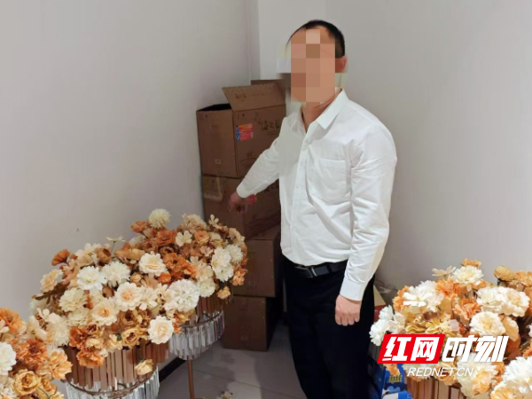 不随礼金还白吃白喝，竟还盗走 4 瓶白酒，这两人咋想的？  第4张
