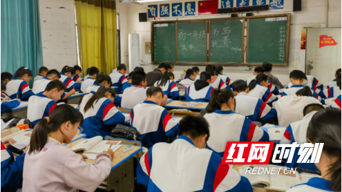 近 60 份作品脱颖而出！株洲市十九中七年级汉字书写大赛圆满落幕  第3张