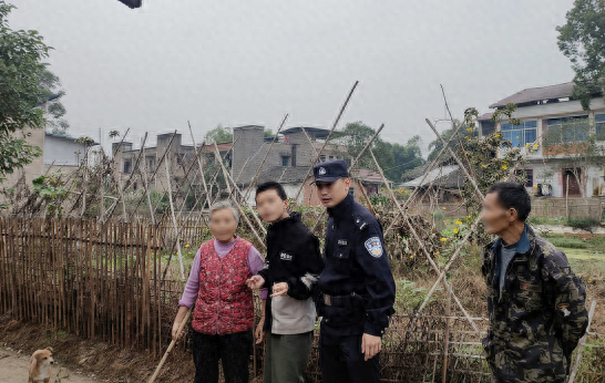 走失少年获民警辅警和热心群众帮助，家属感激不尽