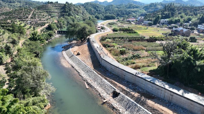 19.86 公里河道治理工程即将竣工，龙南市冬修水利热潮如火如荼  第3张