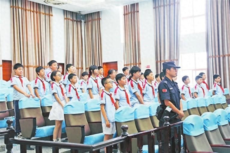 瑞金法院：创新思路举措，构建四张网，确保妇女儿童权益保护落到实处  第1张
