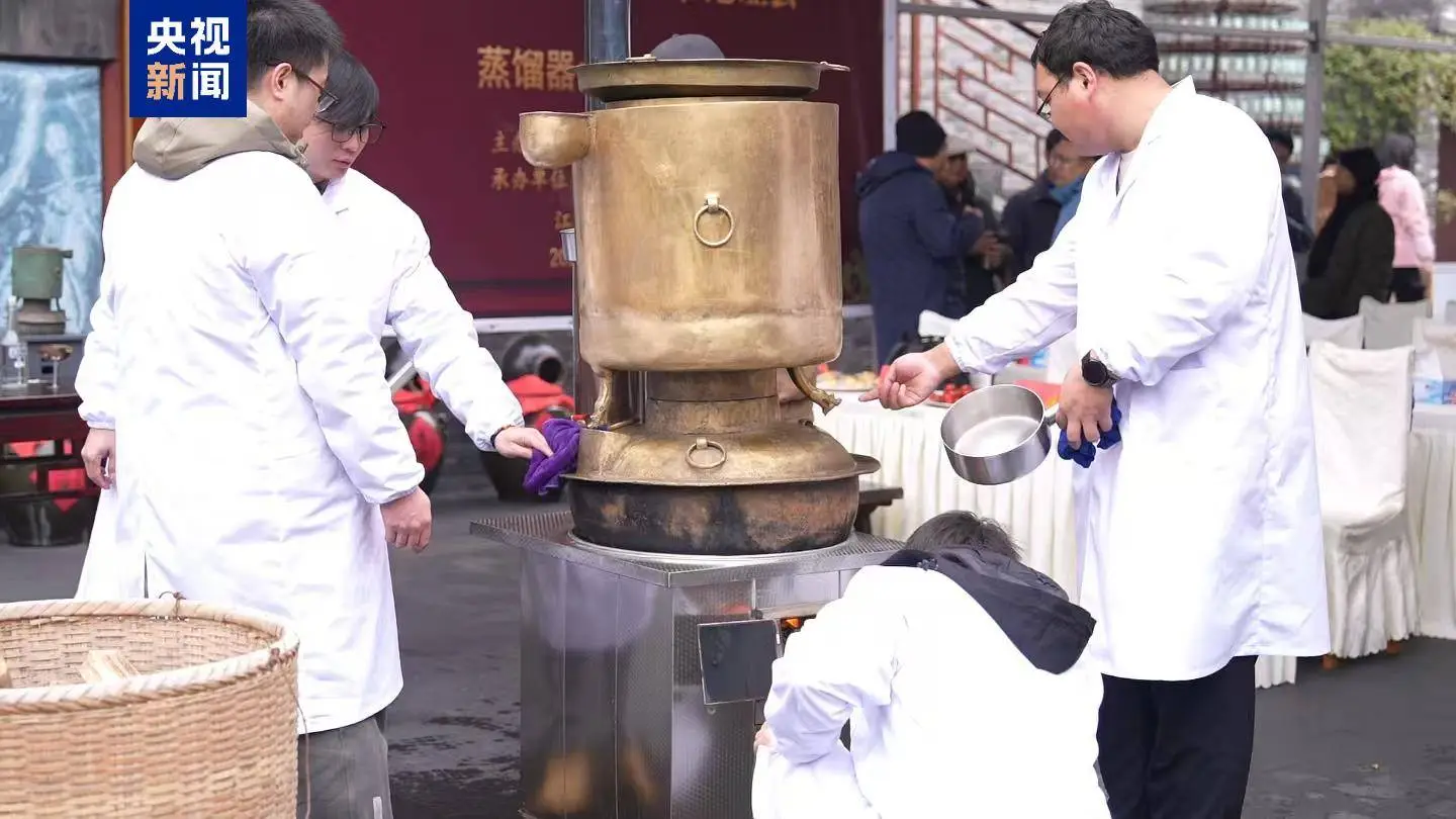 海昏侯墓惊现古代蒸馏器！专家实验揭秘千年酿酒秘术  第2张