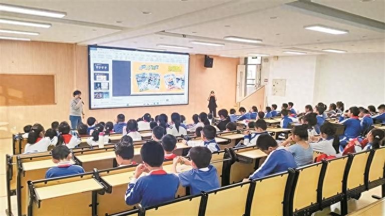 揭秘科技小记者培训：南山区同泽学校近百名学生齐聚一堂，探索未来科技报道之路