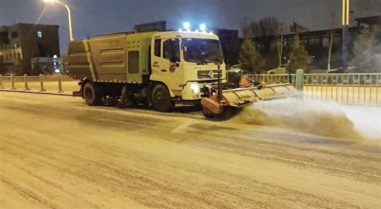 呼和浩特大雪来袭，环卫工人如何迅速应对？揭秘智慧清雪指挥平台的神奇力量