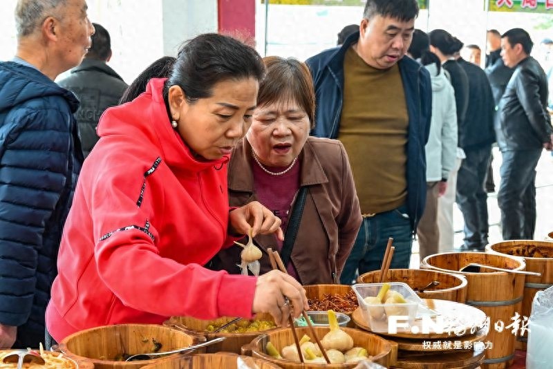 芳姐乡宴：网络达人返乡创业，用短视频点亮家乡美食梦想