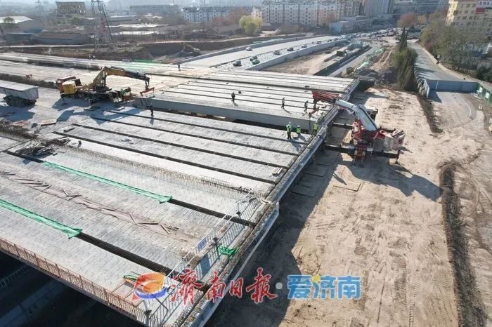 惊！国内最长市政主干道东延段迎来重大突破，松龄互通立交桥主线箱梁架设全部完成  第2张