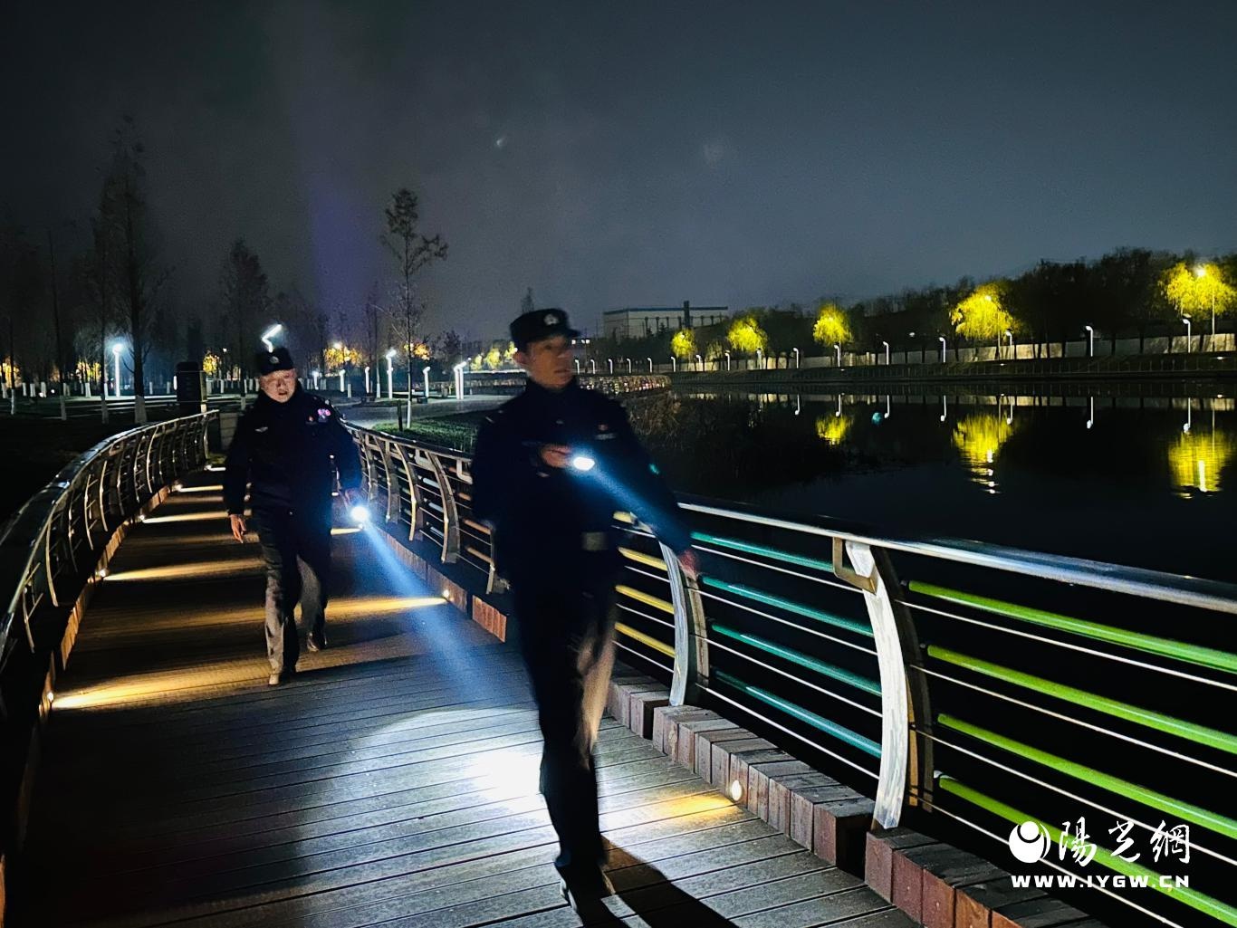 深夜惊魂！民警凭一己之力救下轻生男子，背后的故事让人泪目  第3张