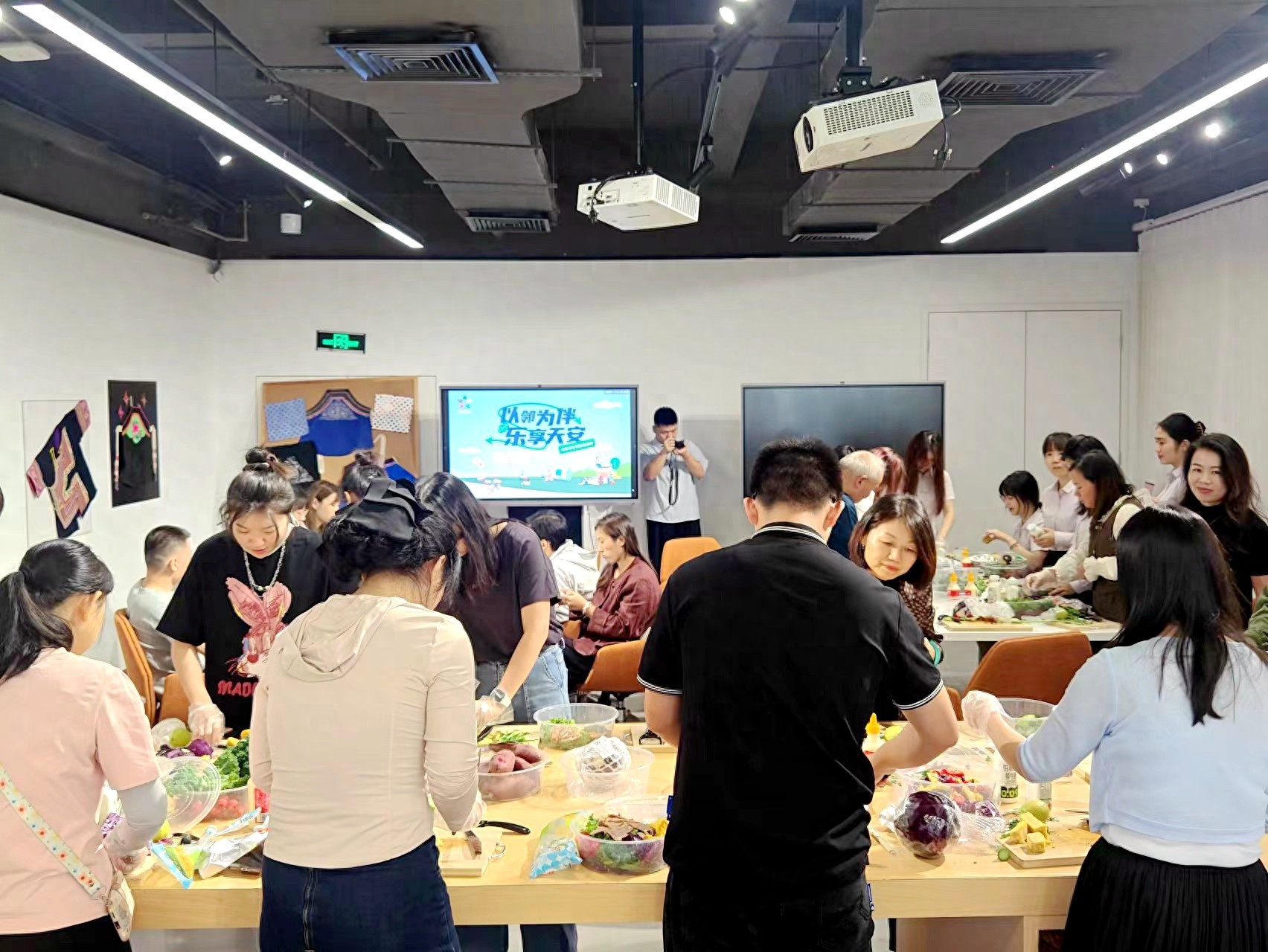 沙头街道天安社区幸福邻里节：20场活动，600人参与，味蕾与情感的双重盛宴  第1张